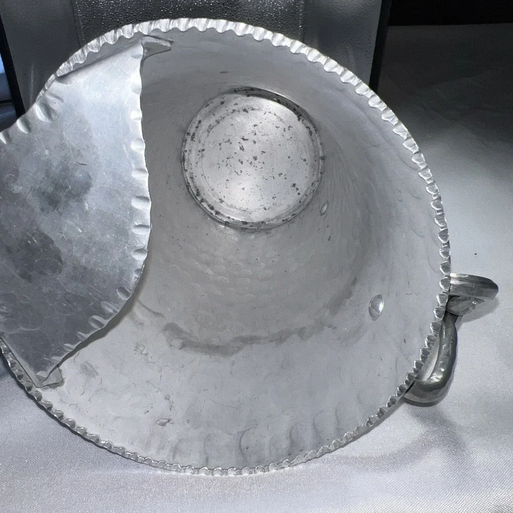 Vintage KEYSTONE‎ WARE HAMMERED ALUMINUM PITCHER w/lip stopper 1950'S